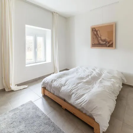 Charming Holiday Home In Habay-La-Neuve With Garden בית נופש *