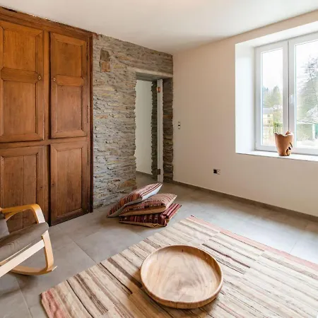 Charming Holiday Home In Habay-La-Neuve With Garden בית נופש *