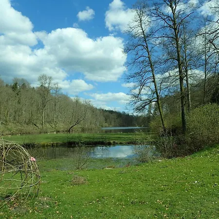 Charming Holiday Home In Habay-La-Neuve With Garden בית נופש *