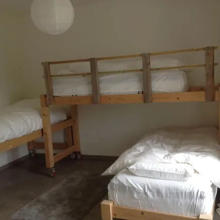בית נופש Charming Holiday Home In Habay-La-Neuve With Garden
